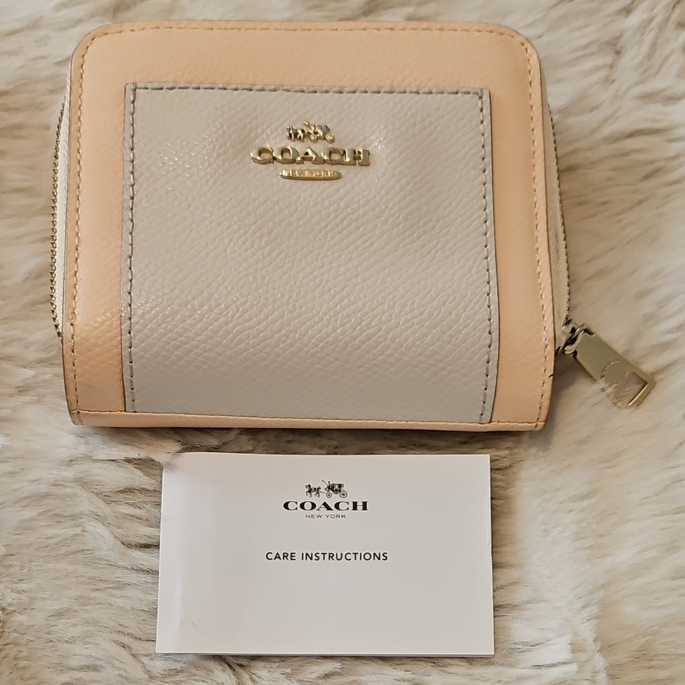 Coach Women's Apricot and Chalk Leather Wallet